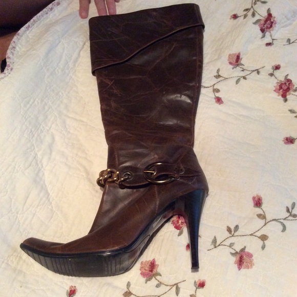 Heeled boots! - Picture 2 of 2